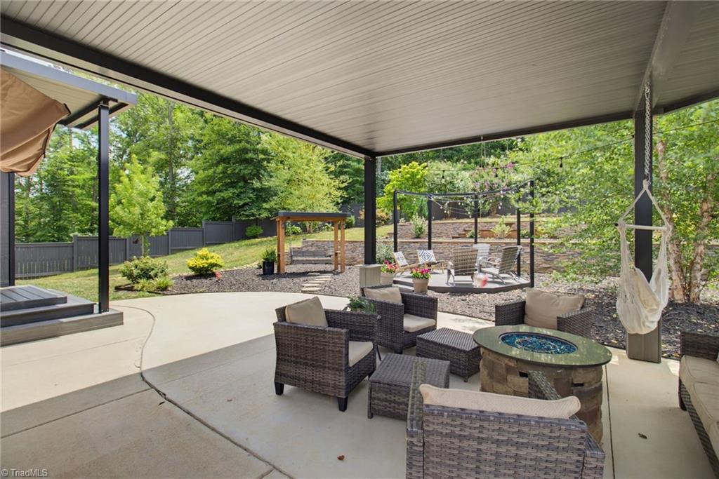 179 Pipers Ridge West Property Photo 36