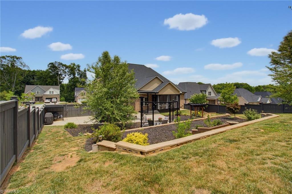 179 Pipers Ridge West Property Photo 41