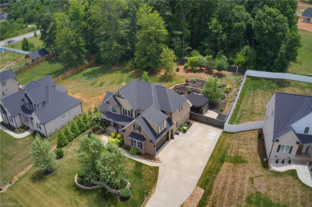 179 Pipers Ridge West Property Photo 42