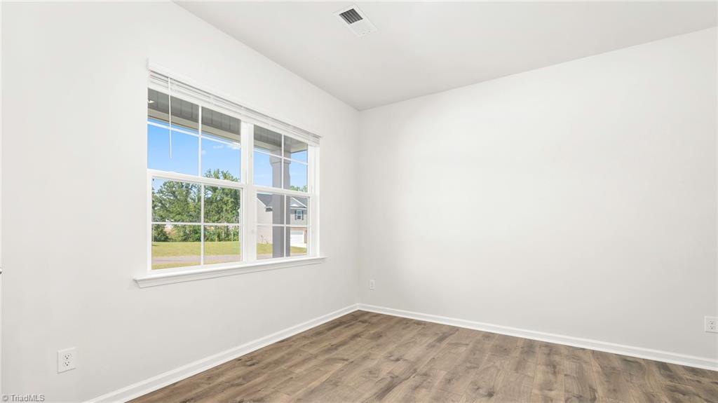 1576 Aberdeen Drive Property Photo 2