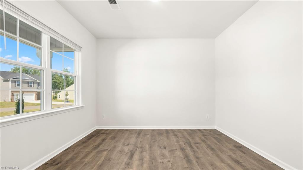 1576 Aberdeen Drive Property Photo 3