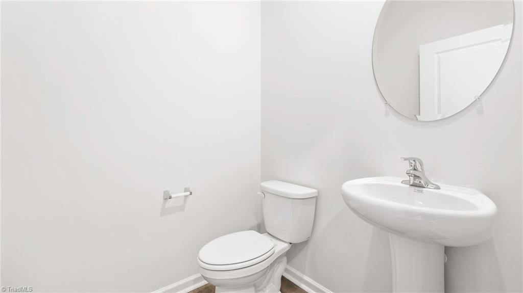 1576 Aberdeen Drive Property Photo 4