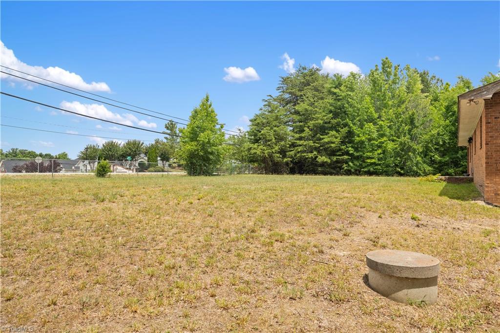 709 Westover Drive Property Photo 16