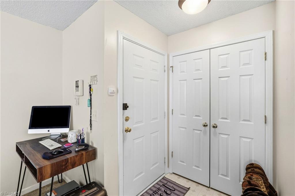 6105 Hedgecock Circle # 2b Property Photo 3