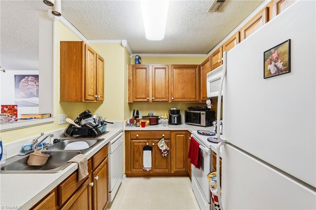 6117 Hedgecock Circle # 2d Property Photo 10