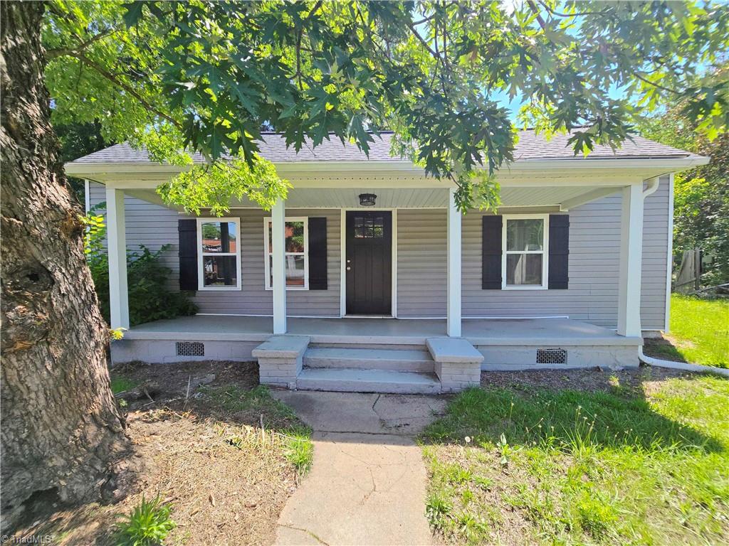106 S Fieldcrest Road Property Photo 1