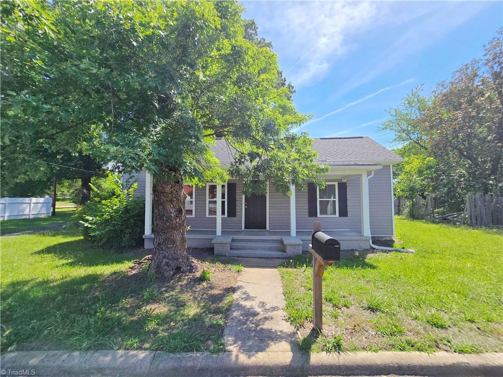 106 S Fieldcrest Road Property Photo 2