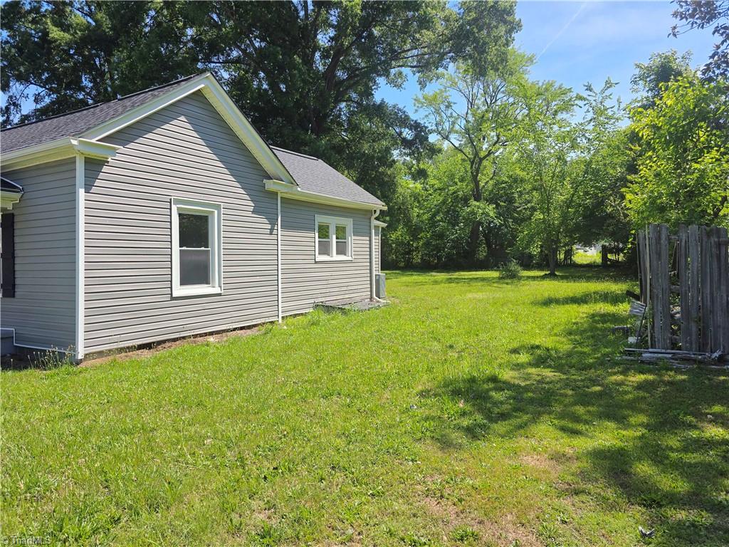 106 S Fieldcrest Road Property Photo 5