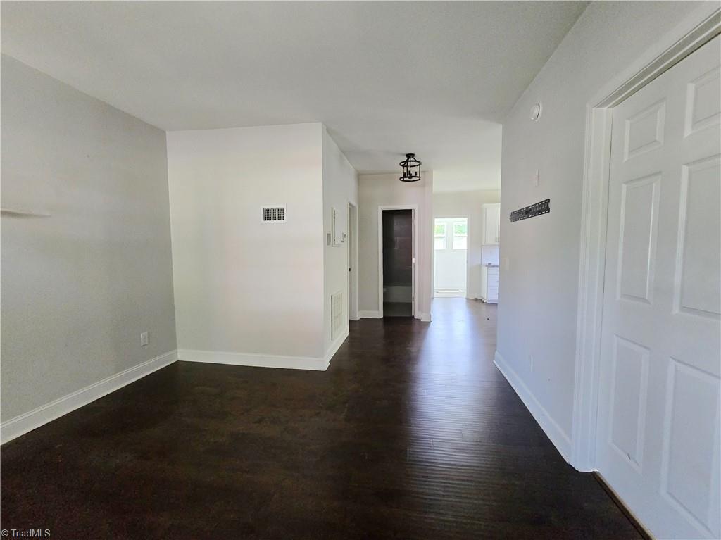 106 S Fieldcrest Road Property Photo 6