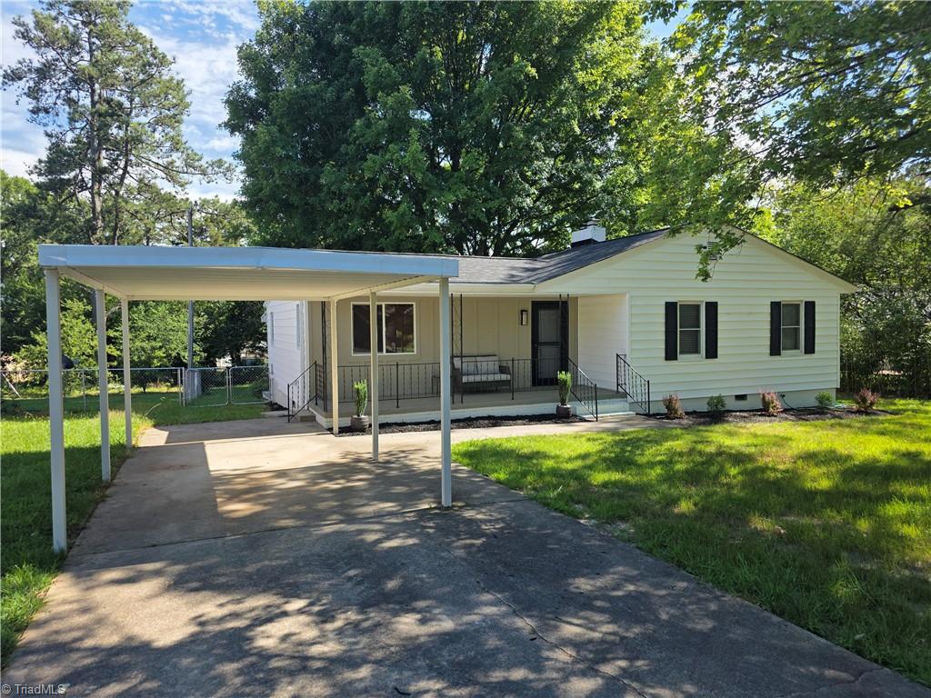 323 Western Boulevard Property Photo 1