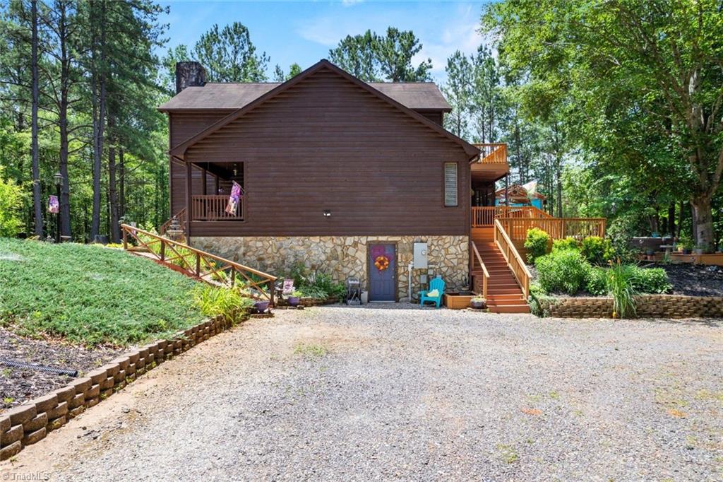 143 Mohegan Trail Property Photo 5