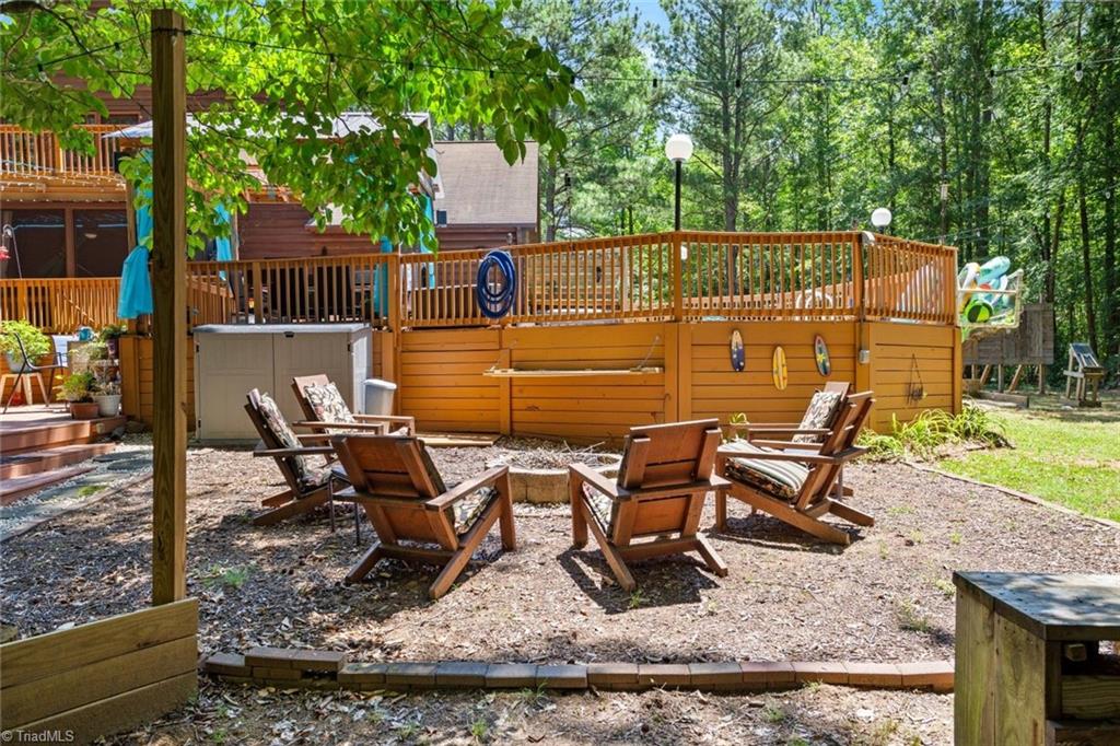 143 Mohegan Trail Property Photo 8
