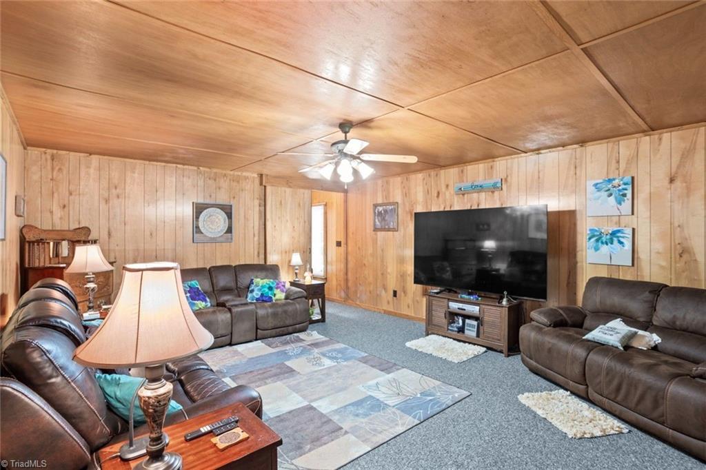 143 Mohegan Trail Property Photo 21