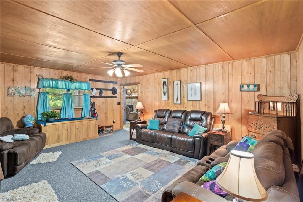 143 Mohegan Trail Property Photo 22