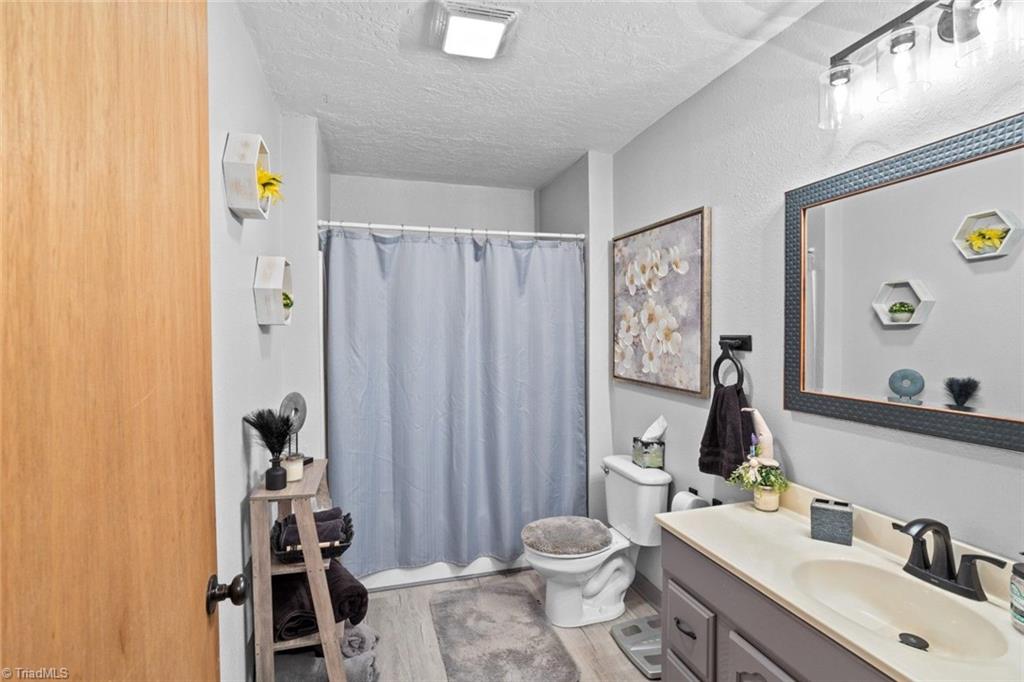 143 Mohegan Trail Property Photo 36
