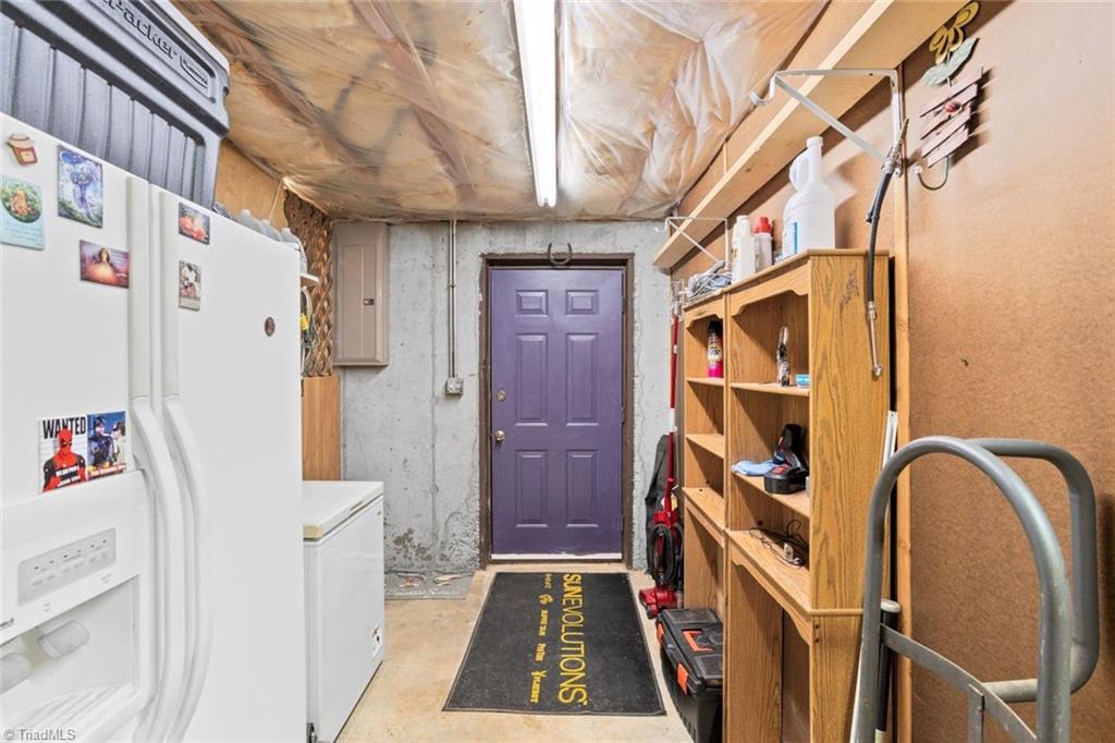 143 Mohegan Trail Property Photo 39