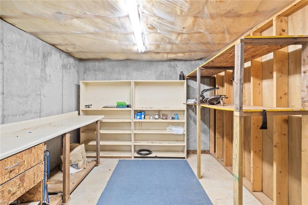 143 Mohegan Trail Property Photo 44