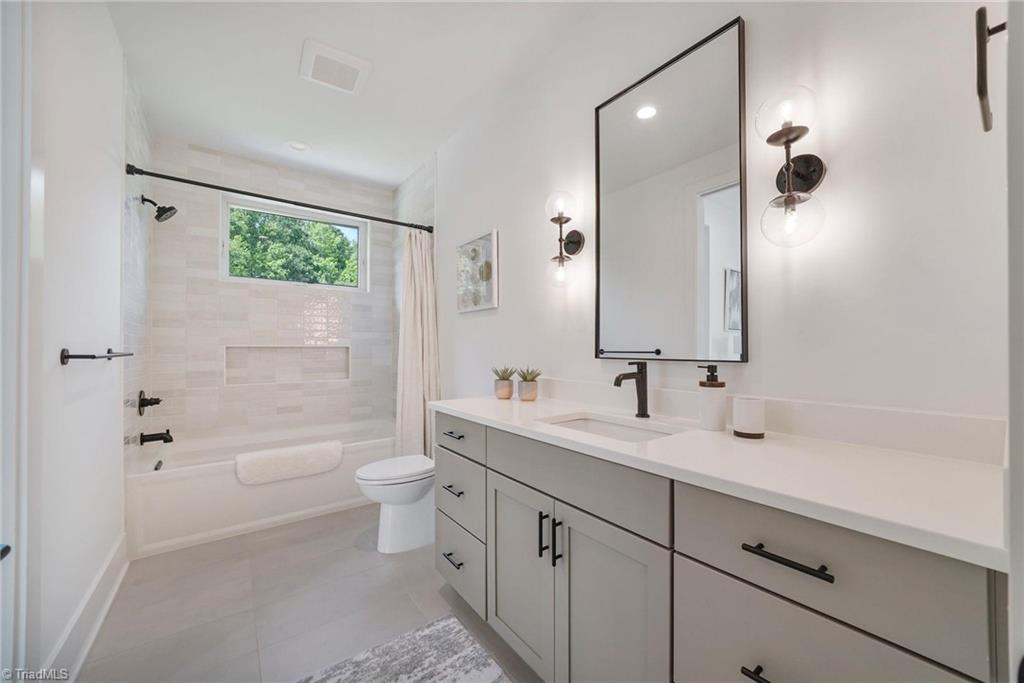 850 Mainsail Road Property Photo 14