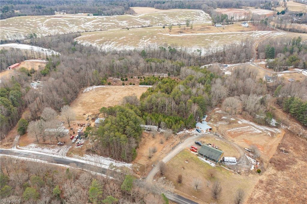 318 Wayne Marshall Road Property Photo 4