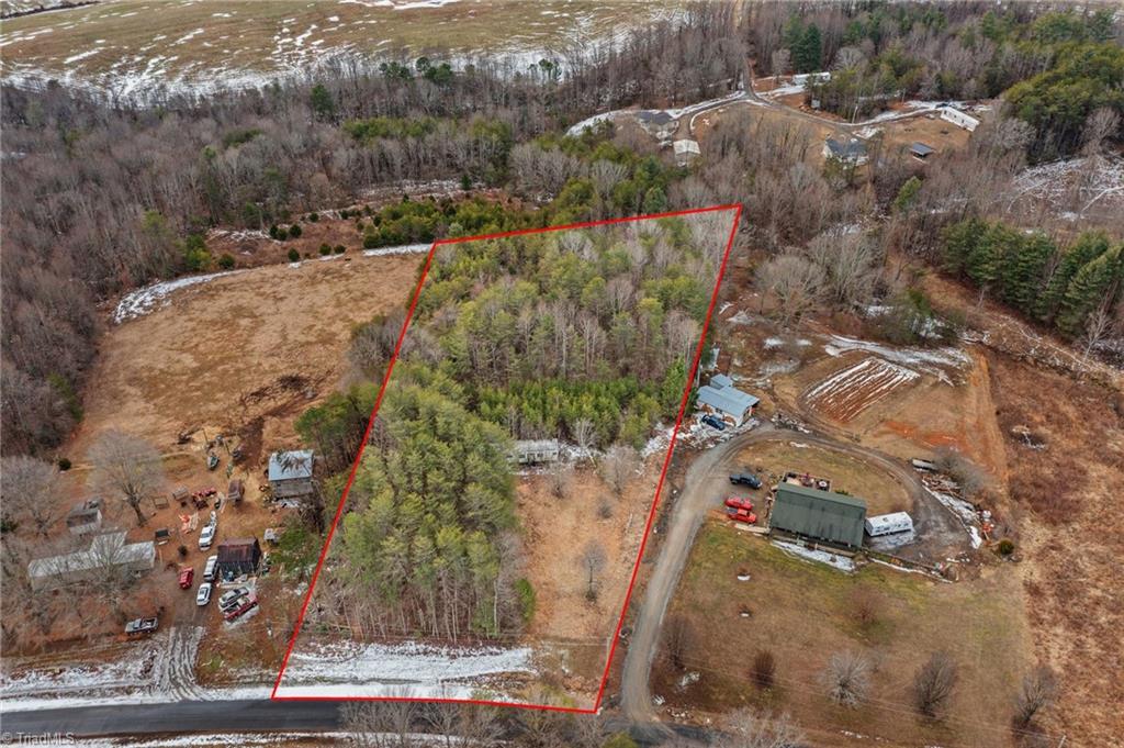 318 Wayne Marshall Road Property Photo 5