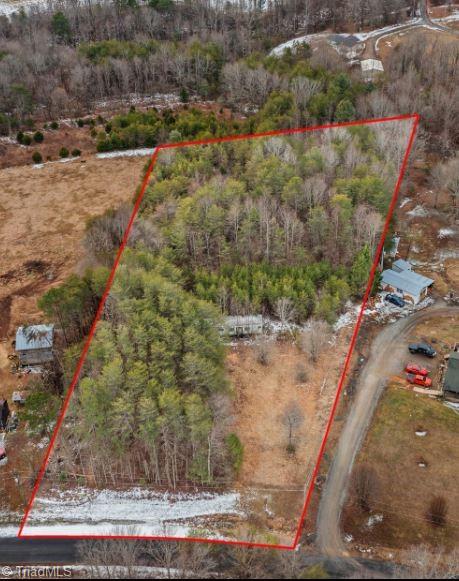 318 Wayne Marshall Road Property Photo 10