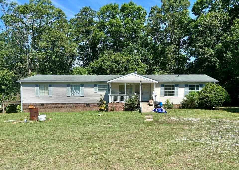 8365 Dirgie Mine Road Property Photo 1