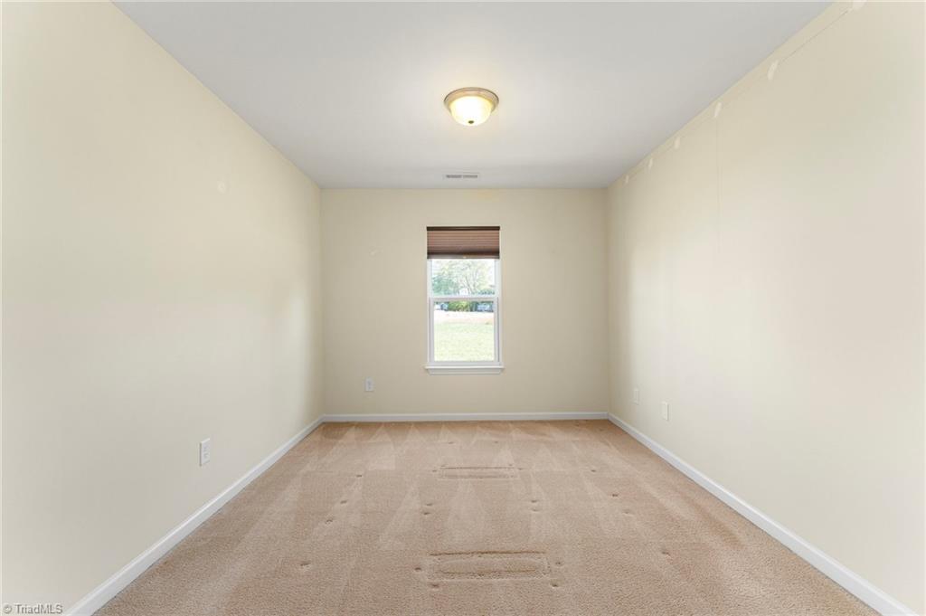 216 Florida Drive Property Photo 8