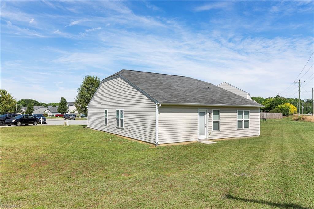 216 Florida Drive Property Photo 28