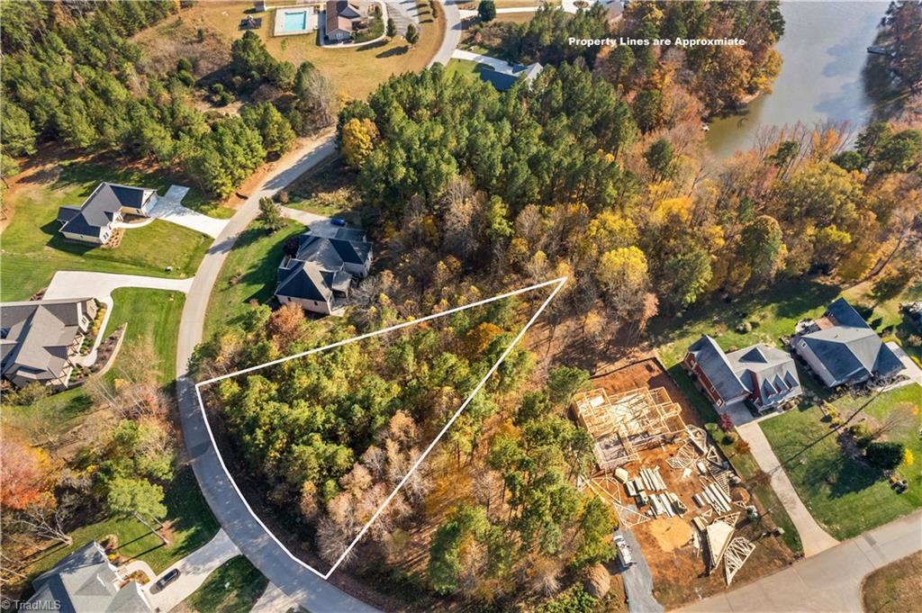 589 Sunset Pointe Drive Property Photo 7