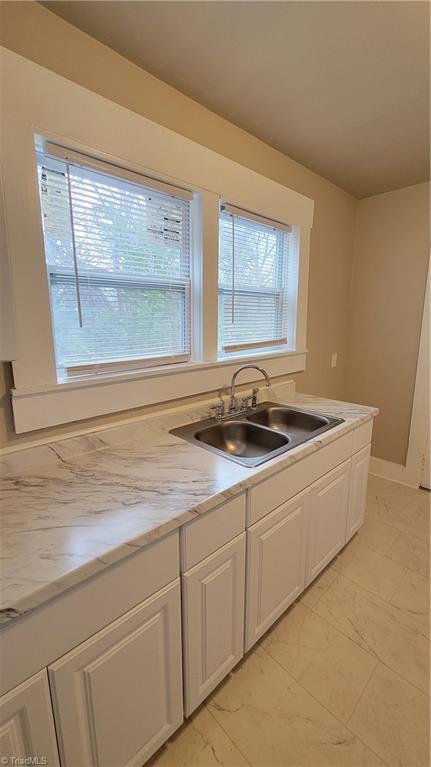 1009 Logan Street Property Photo 6