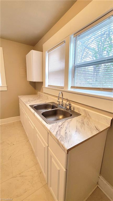 1009 Logan Street Property Photo 9