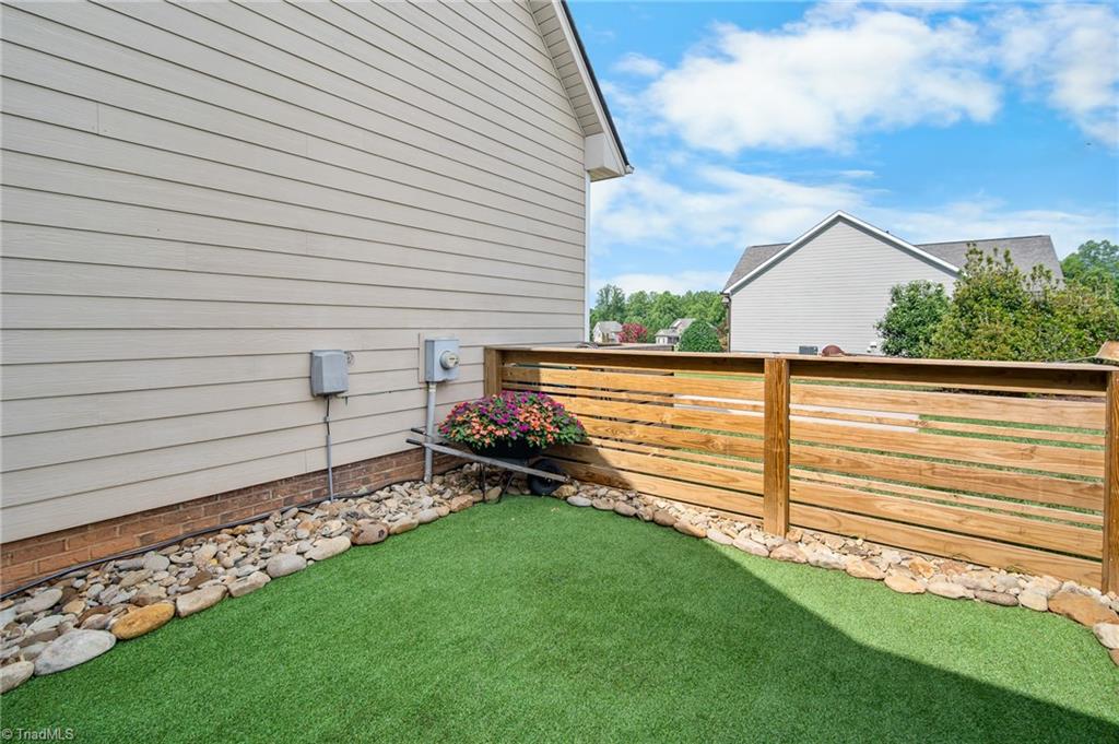 2905 Bishopsgate Way Property Photo 22