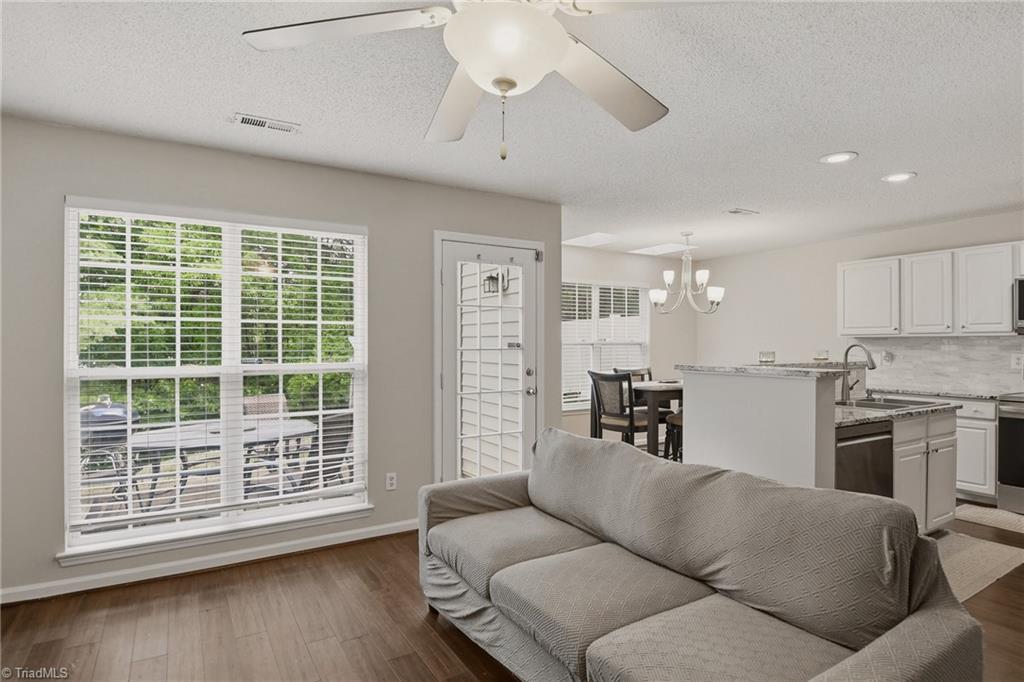 1109 Academic Drive Property Photo 3