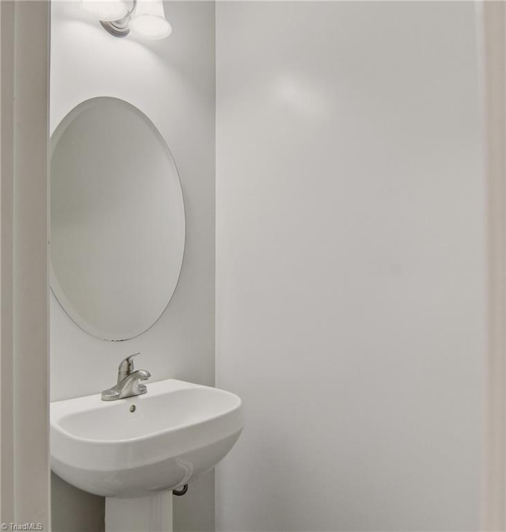 1109 Academic Drive Property Photo 7