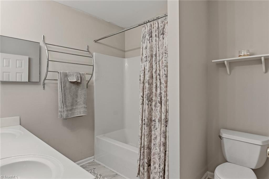 1109 Academic Drive Property Photo 9