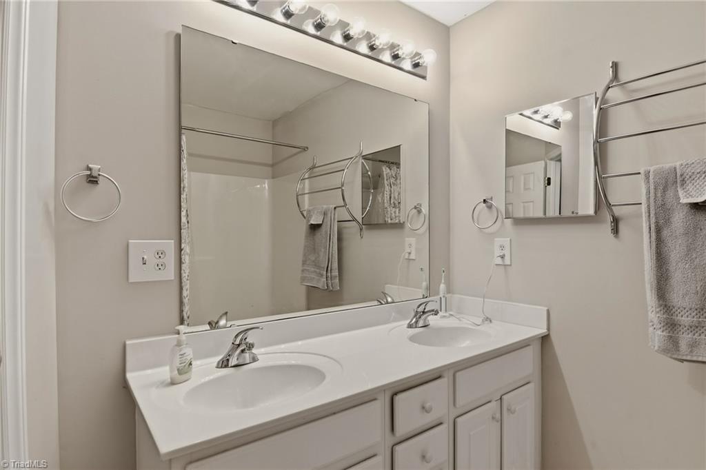 1109 Academic Drive Property Photo 10