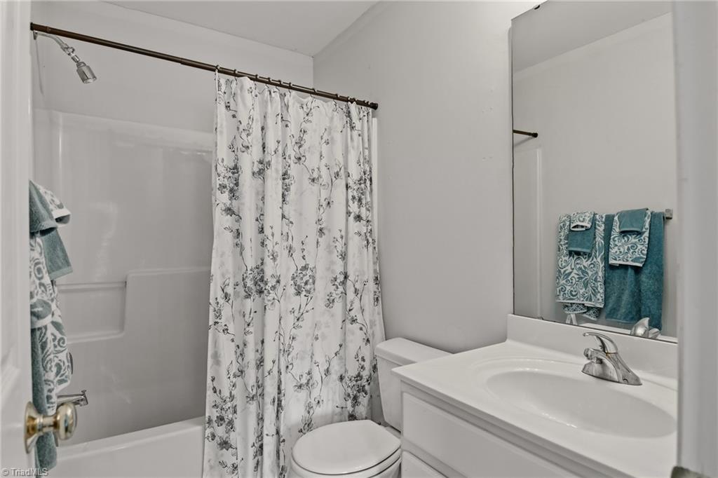 1109 Academic Drive Property Photo 12