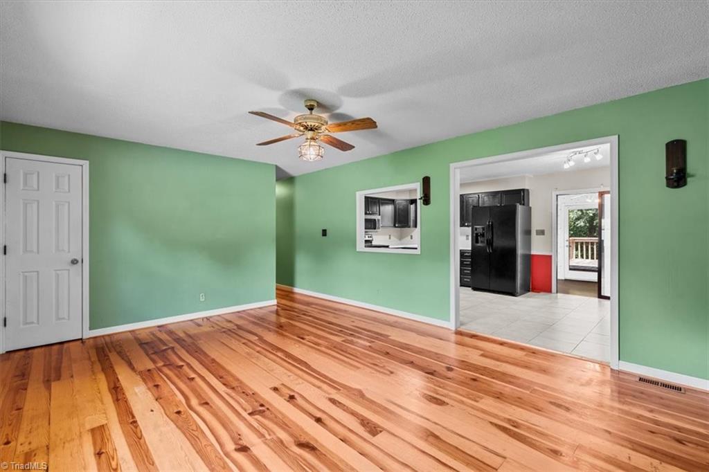 1013 Gladstone Road Property Photo 3