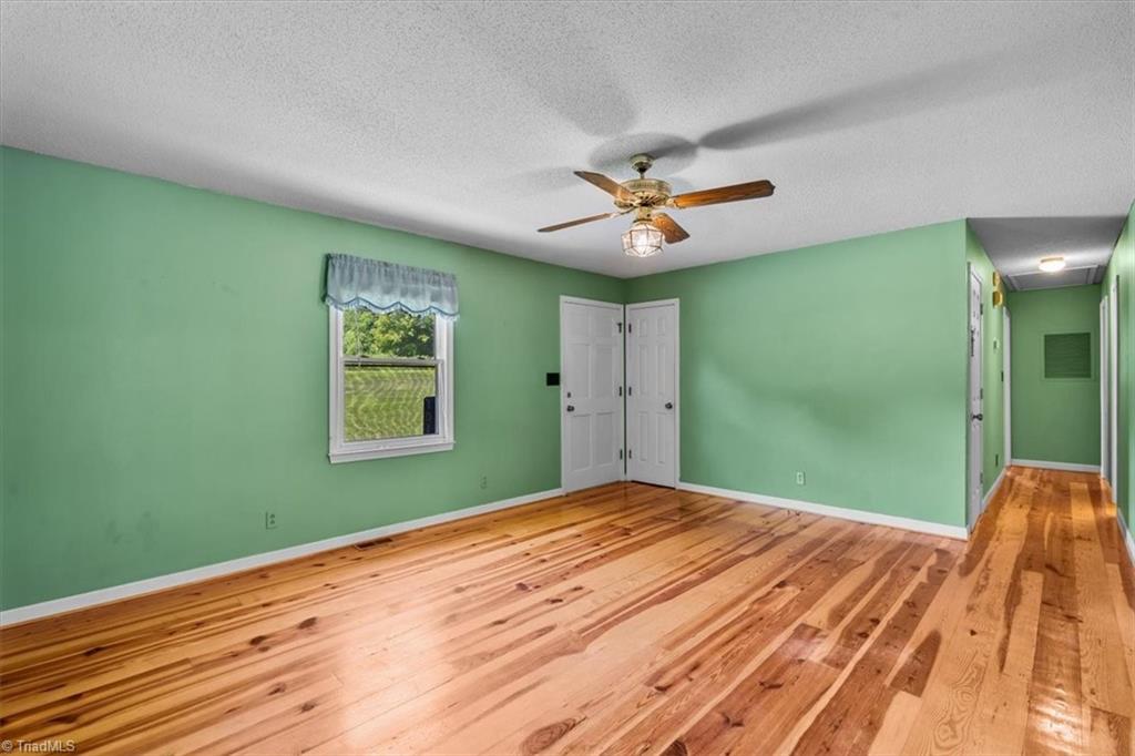 1013 Gladstone Road Property Photo 4