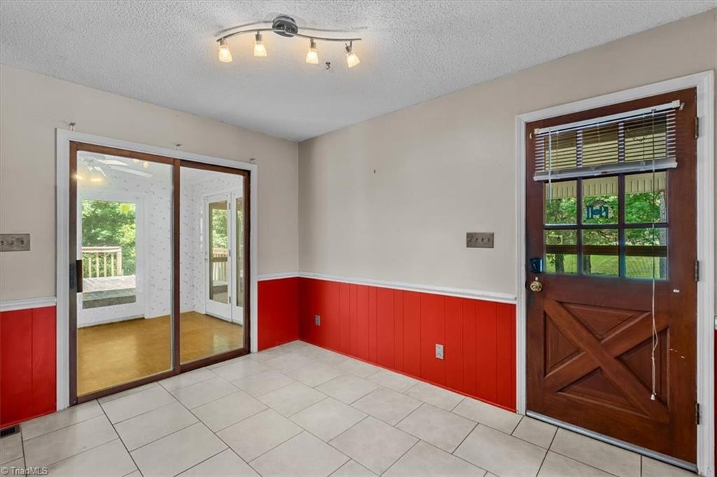 1013 Gladstone Road Property Photo 10