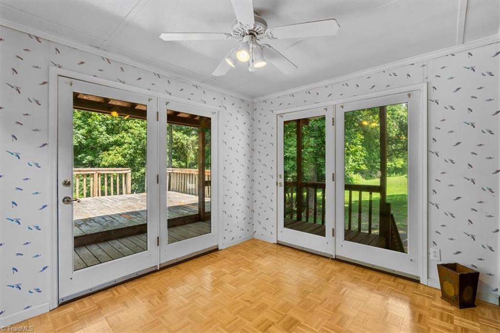 1013 Gladstone Road Property Photo 13