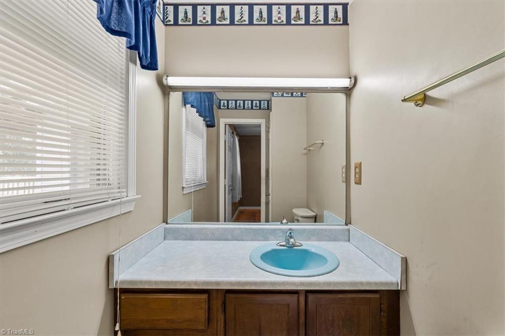 1013 Gladstone Road Property Photo 21