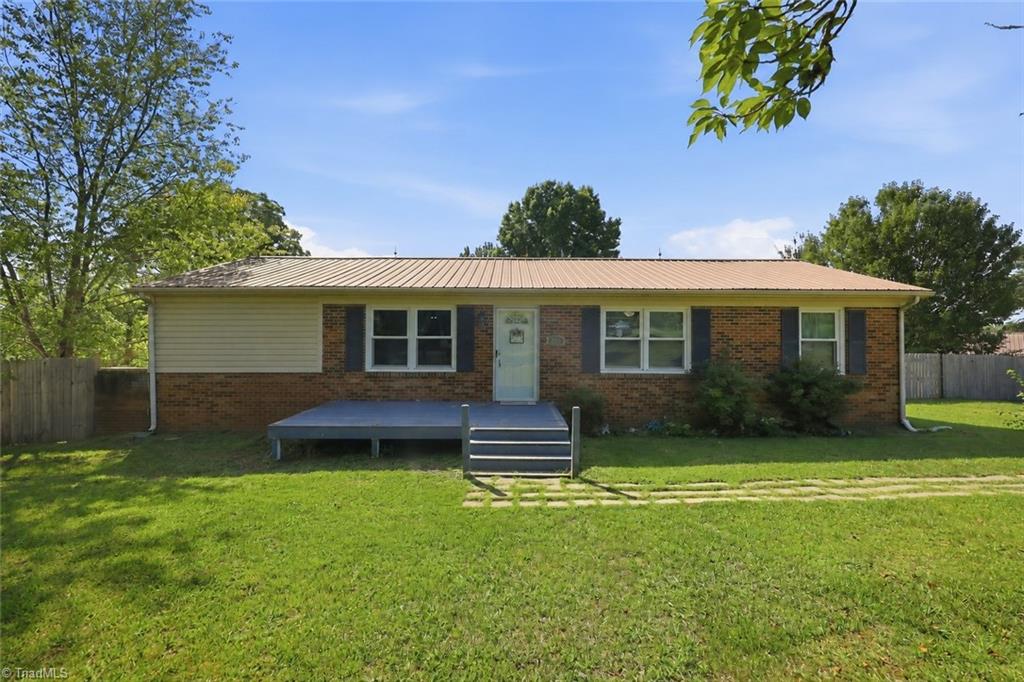 4228 Valley Circle Property Photo 1