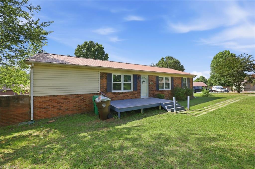 4228 Valley Circle Property Photo 3