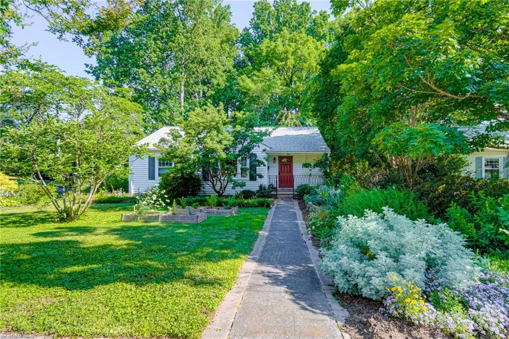545 W Banner Avenue Property Photo 1