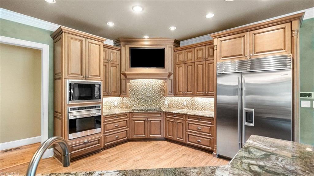 636 Lee Road Property Photo 10