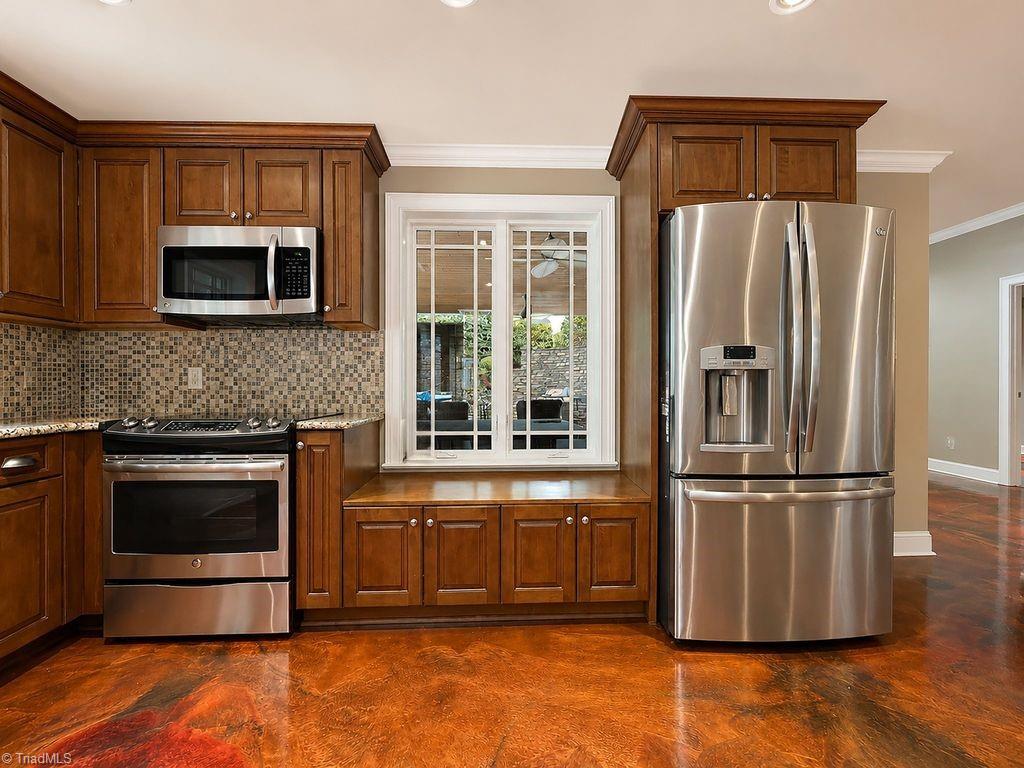 636 Lee Road Property Photo 23