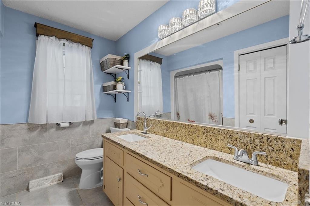 1130 Heathwood Road Property Photo 22