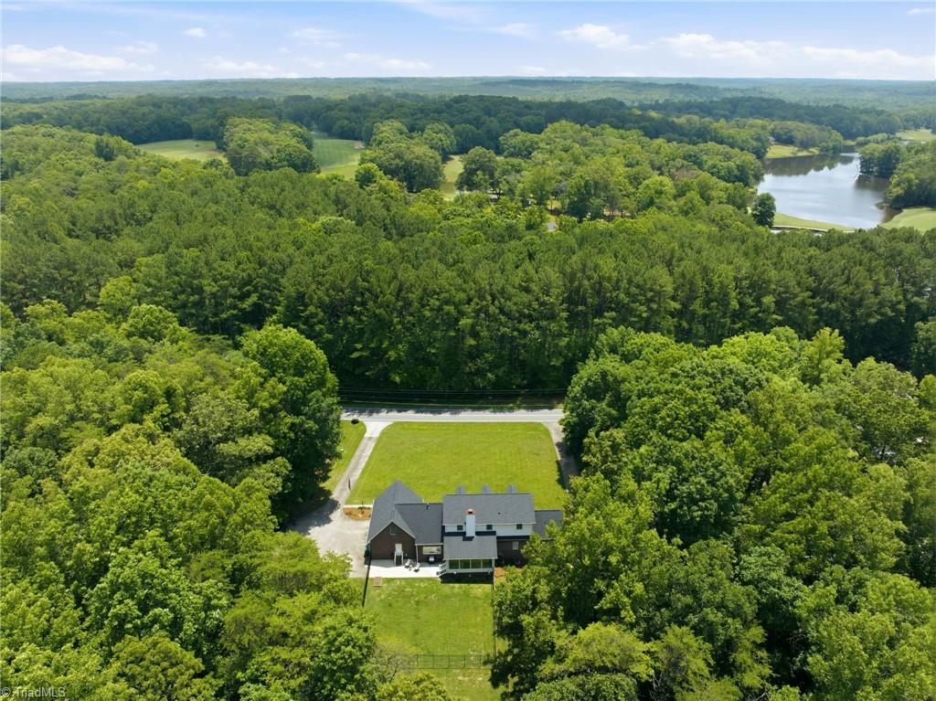 2101 River Road Property Photo 4