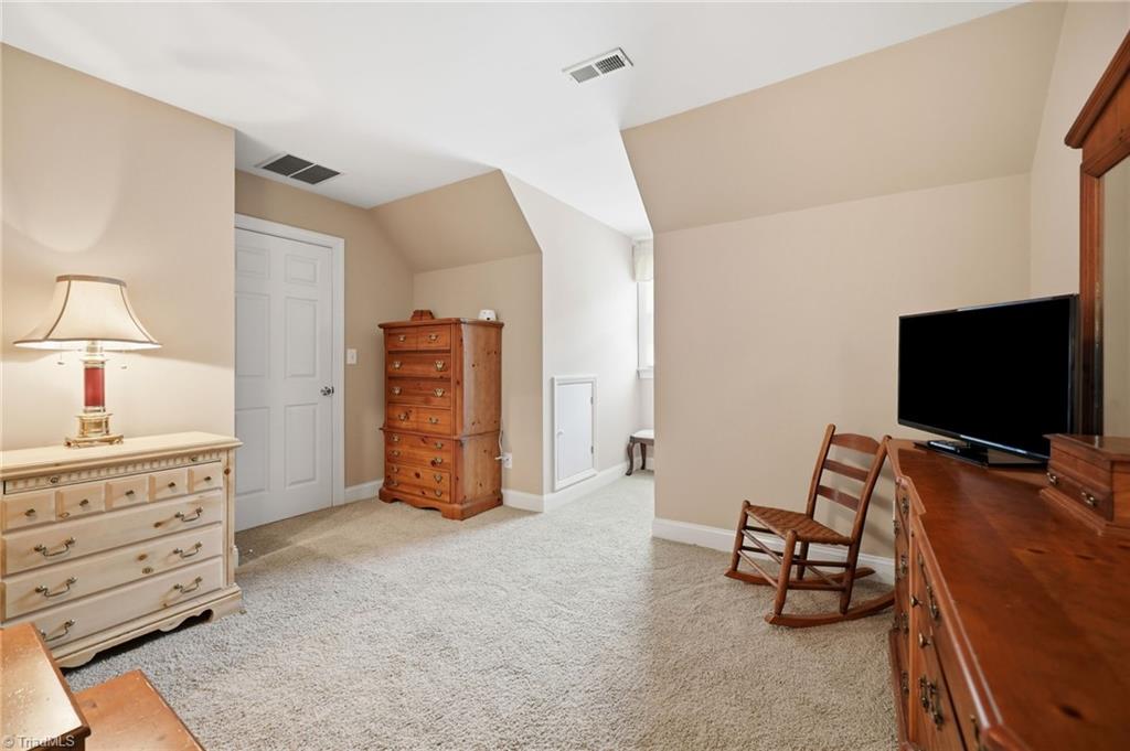 2101 River Road Property Photo 31
